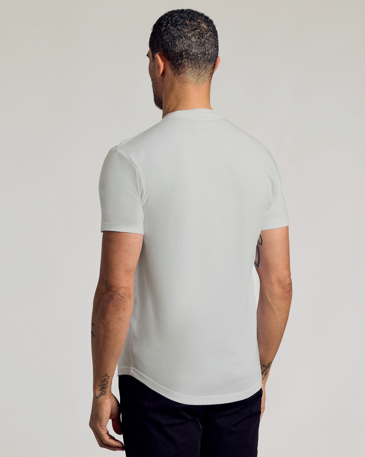 Seasonal Classic Curved Hem Crew Neck 3-Pack