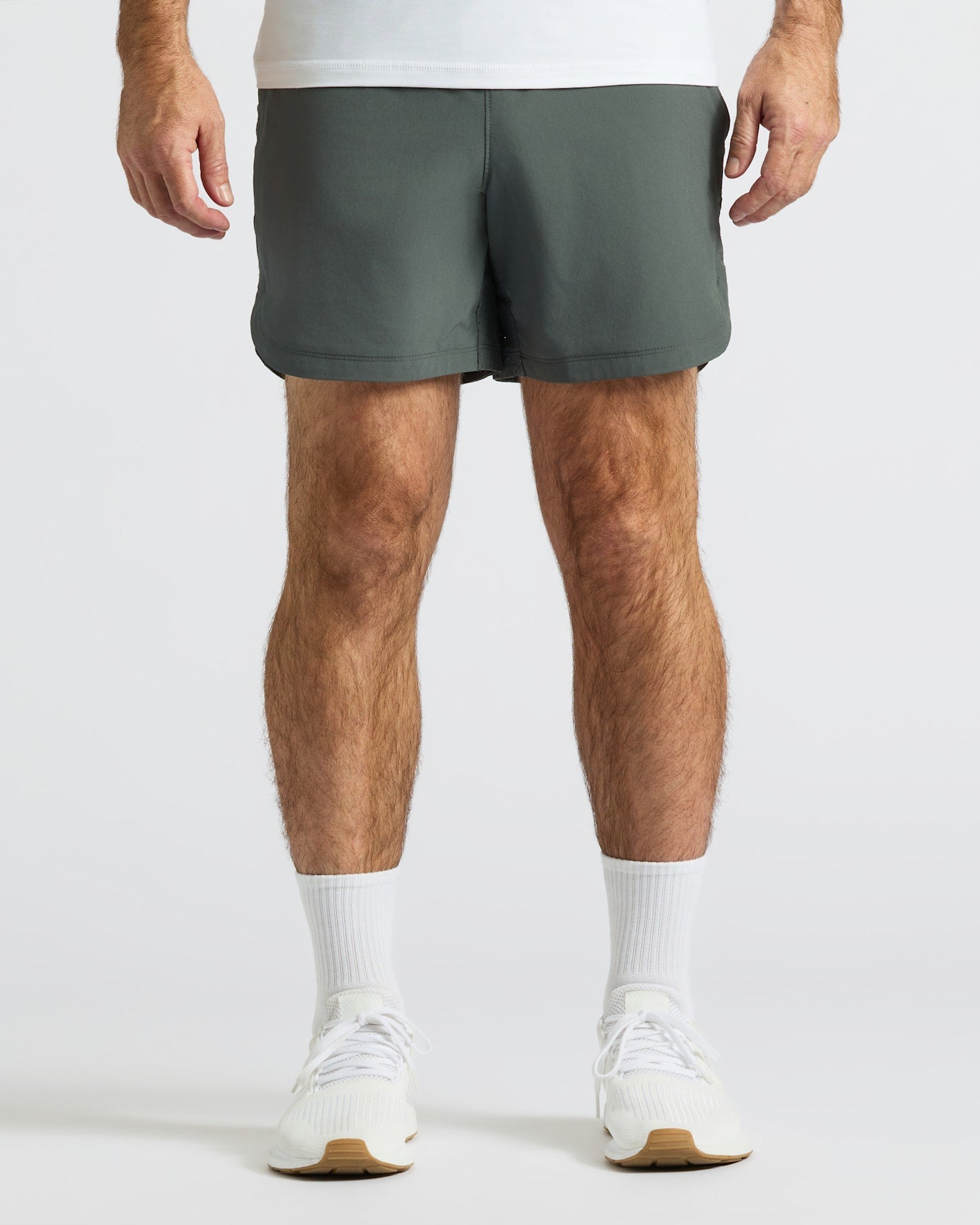 True Classic Men’s Active Training Shorts 2.0 – 7” Quick-Dry 4-Way Stretch Performance Gym Shorts with Zippered Pockets, Lightweight Athletic Shorts for Training, Running, or Outdoor Workouts